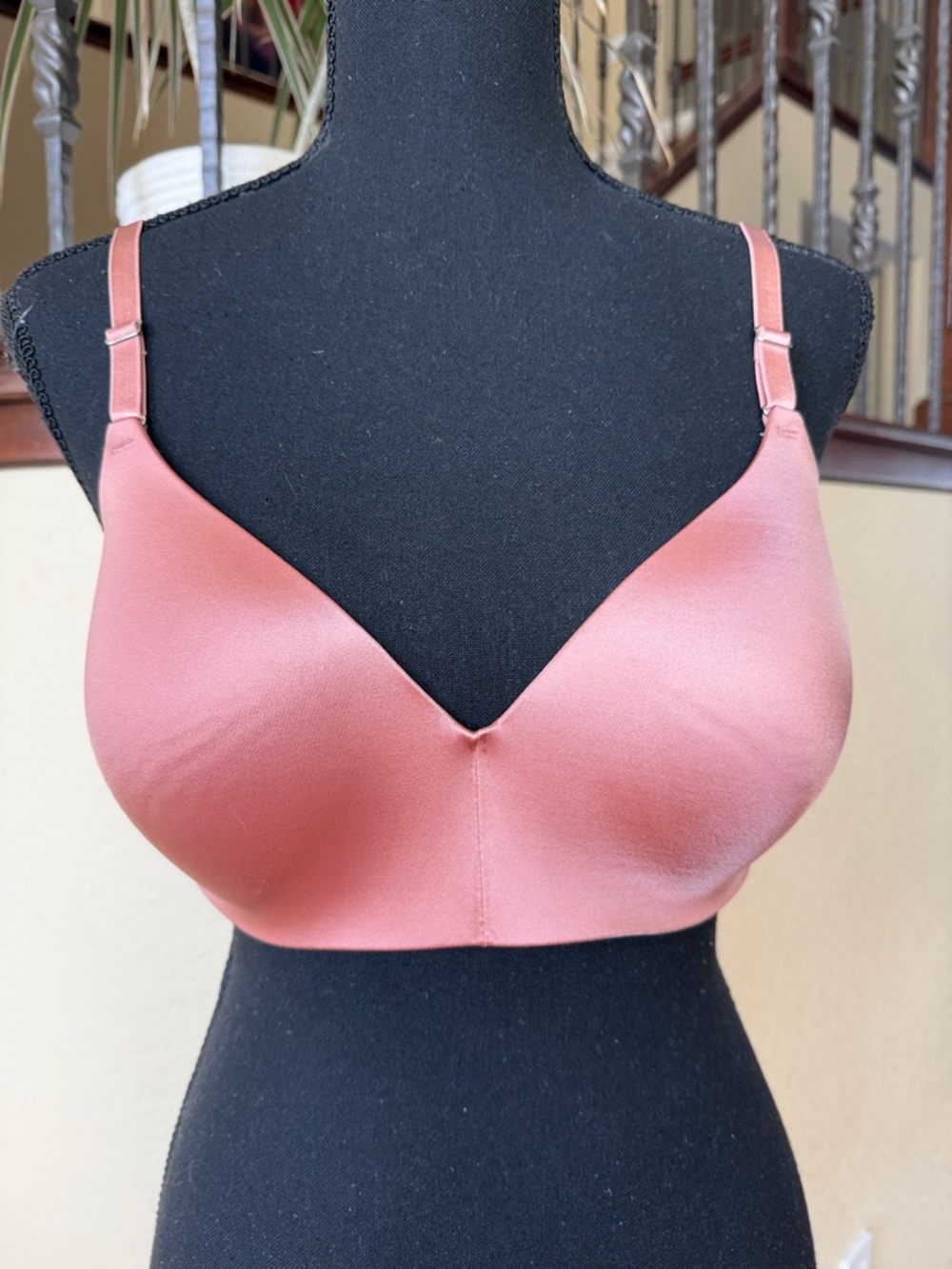 Soma Vanishing Back Wireless Bra 34D
